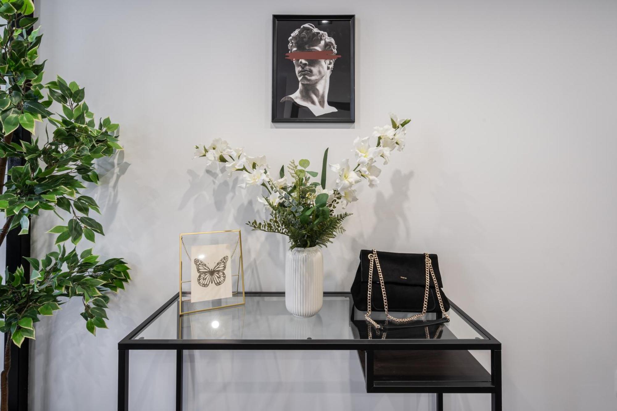 E41 - Trendy Boutique Apartments - Prime Spot By Bqa Budapest Rum bild
